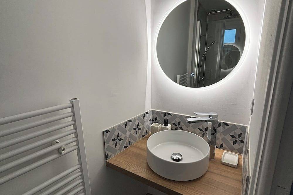 Entire apartment, Minimalist apartment in Auray, Brittany in Auray, Côte des Mégalithes