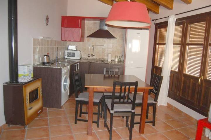 Casa rural para 5 personas, con vistas y balcón en Somontano de Barbastro - 2