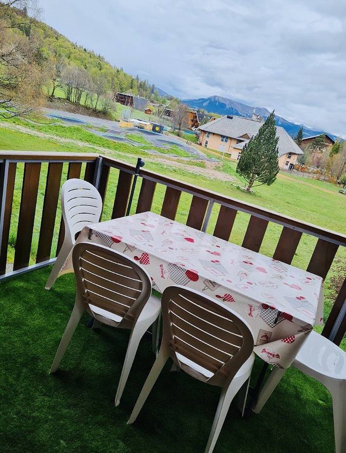 Gîte pour 4 personnes, avec balcon dans Saint-Jean-Montclar