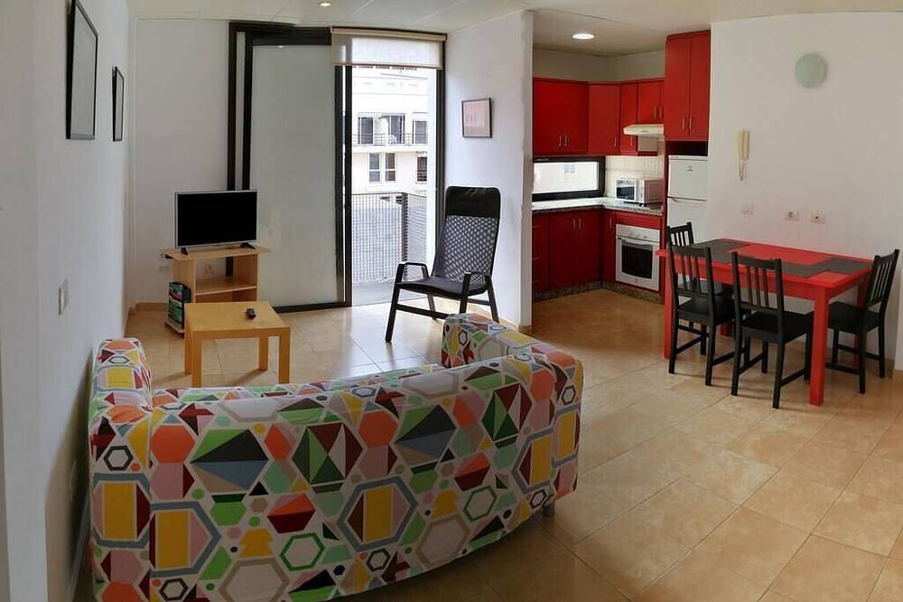 Apartamento entero, Piso moderno de 3 habitaciones en Playa San Juan in Playa de San Juan Tenerife, Guía de Isora