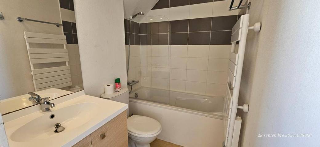 Location de vacances pour 4 personnes, avec piscine et terrasse ainsi que jardin et sauna à Quéven - 3