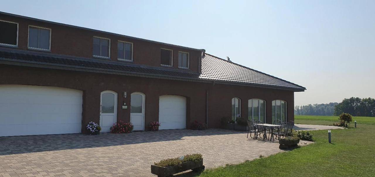 Ganze Wohnung, Three-Bedroom Apartment in Rees, Niederrhein