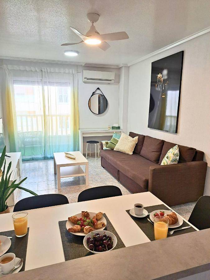Apartamento de vacaciones para 5 personas, con piscina y balcón además de vistas y piscina para niños - 1
