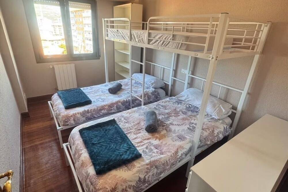 Entire apartment, Muskiz Retreat, playa 3 kms, Wifi gratis in Muskiz, Bizkaia