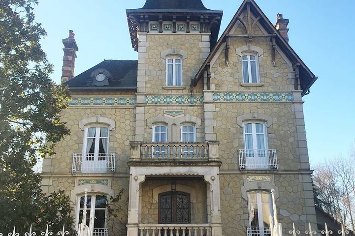 Maison de vacances pour 11 personnes, avec Jardin et Piscine à Terrasson-Lavilledieu