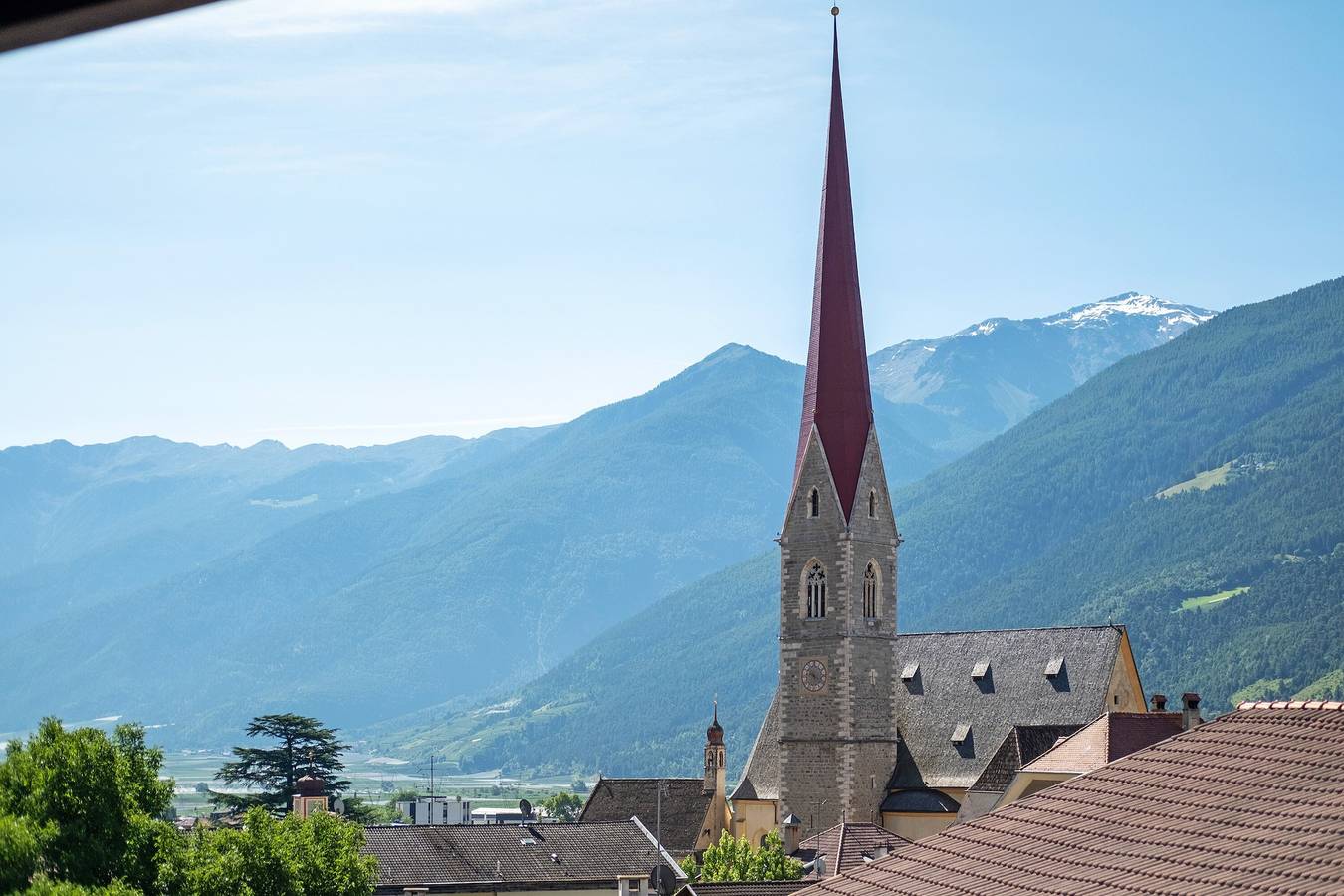 Ganze Wohnung, Ferienwohnung 'Residenz Schnatzhof D13' mit Bergblick, Gemeinschaftspool und Wi-Fi in Schlanders, Nationalpark Stilfser Joch