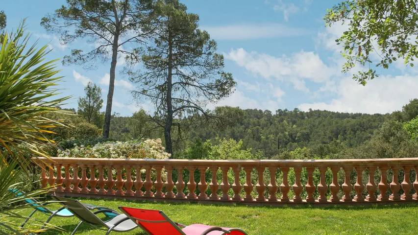 Location de vacances pour 7 personnes, avec piscine et jardin à Entrecasteaux - 3