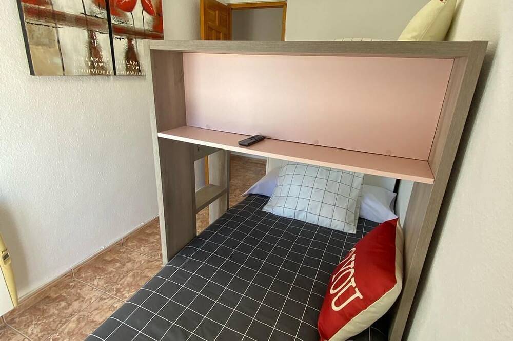A charming 2 bedroom, 2 bathroom property on 2 levels. in San Fulgencio, Costa Blanca
