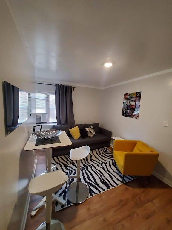 Ganze Wohnung, 1817 1H · Apt Parkplatz mit Charme - 20min zum Time Square in North Bergen, Hudson County