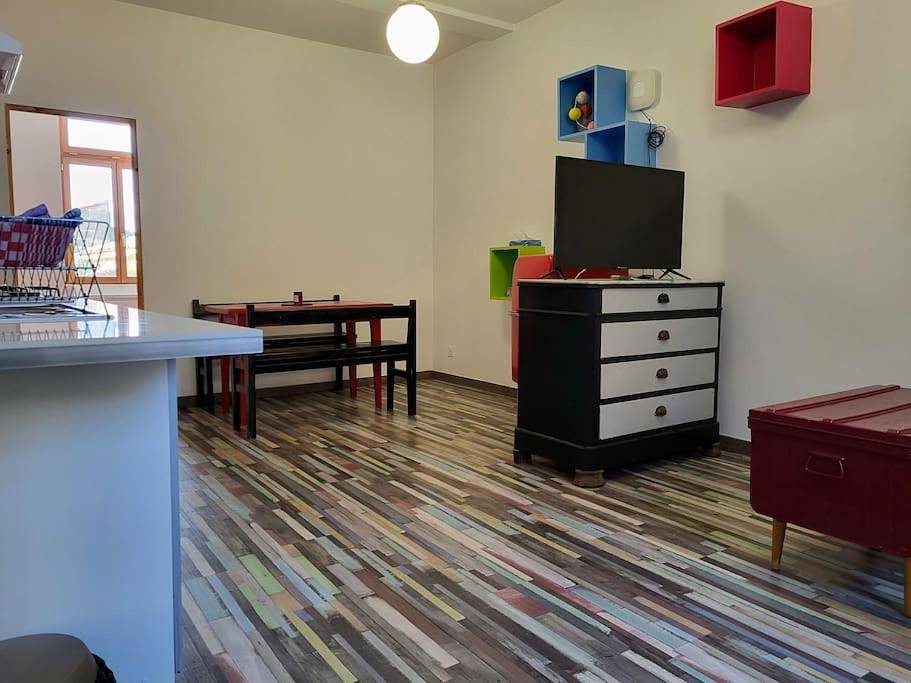 Appartement entier, One-Bedroom Apartment in Remoulins, Région de Nîmes
