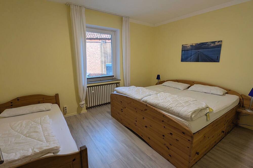 Großes Haus direkt an der Weser in Rinteln bis 20 Personen! in Rinteln, Landkreis Schaumburg