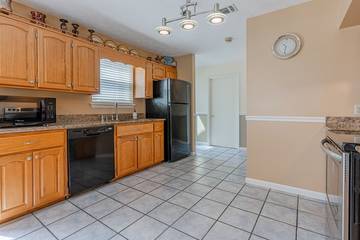 Vacation House for 12 Guests in Lower Grand Lagoon, Panama City (Florida), Picture 2