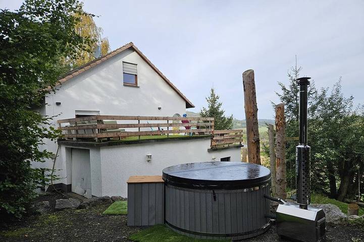 Luxus-Ferienhaus für 10 Personen, mit Garten und Whirlpool sowie Balkon