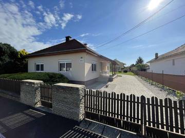 Ferienhaus für 6 Personen, mit Garten in Balatonboglar