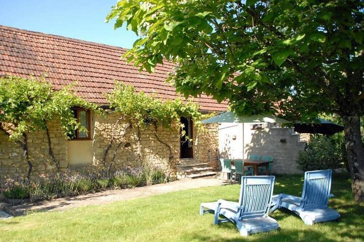 Maison de vacances pour 4 personnes, avec piscine et jacuzzi ainsi que terrasse et jardin, animaux acceptés - 1