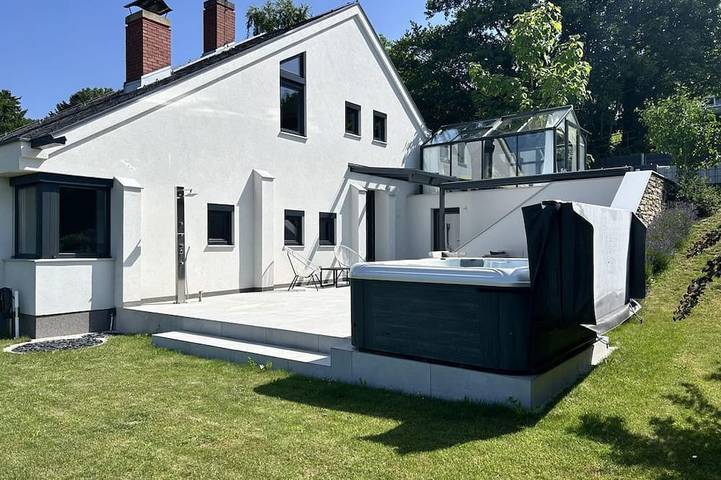 Ferienhaus für 6 Personen, mit Garten und Whirlpool, mit Haustier