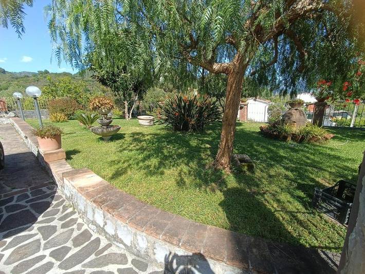 Location de vacances pour 5 personnes, avec Balcon et Terrasse ainsi que Jardin et Vue à Santa Marina - 3