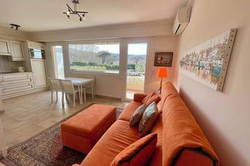 Gîte pour 2 personnes, avec balcon dans Plage de la Bouillabaisse