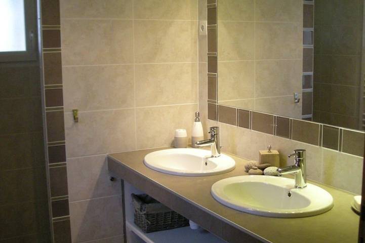 Location de vacances pour 7 personnes, avec piscine à Chalais - 4