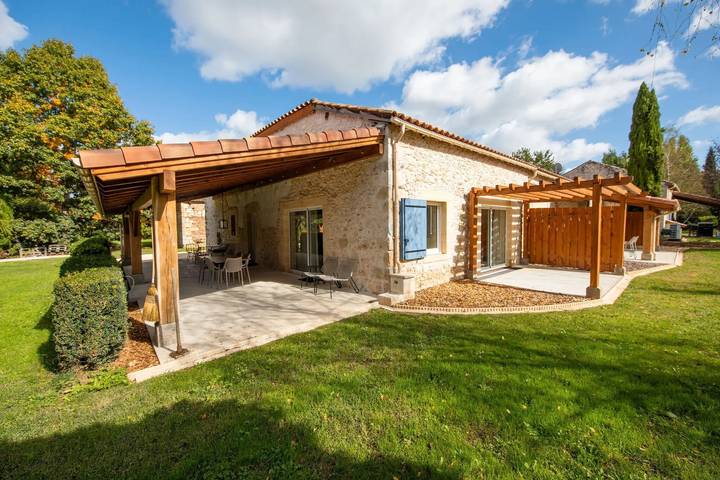 Gîte pour 4 personnes, avec jardin