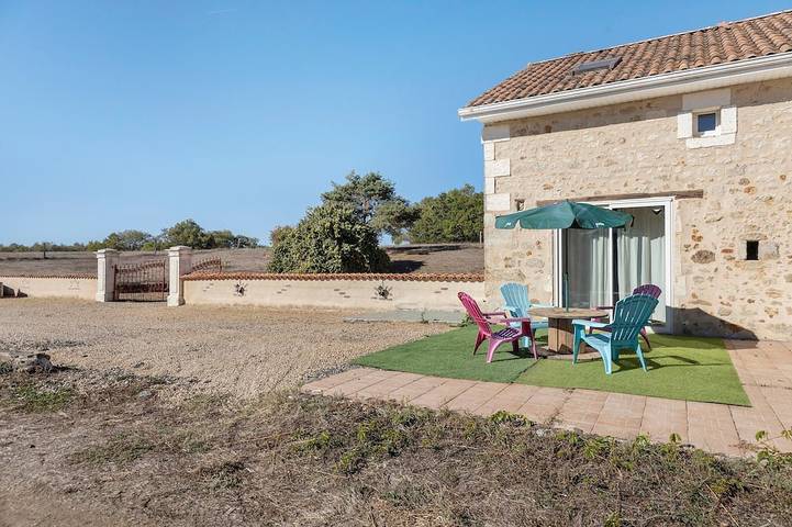 Location de vacances pour 20 personnes, avec Terrasse et Jardin à Guizengeard