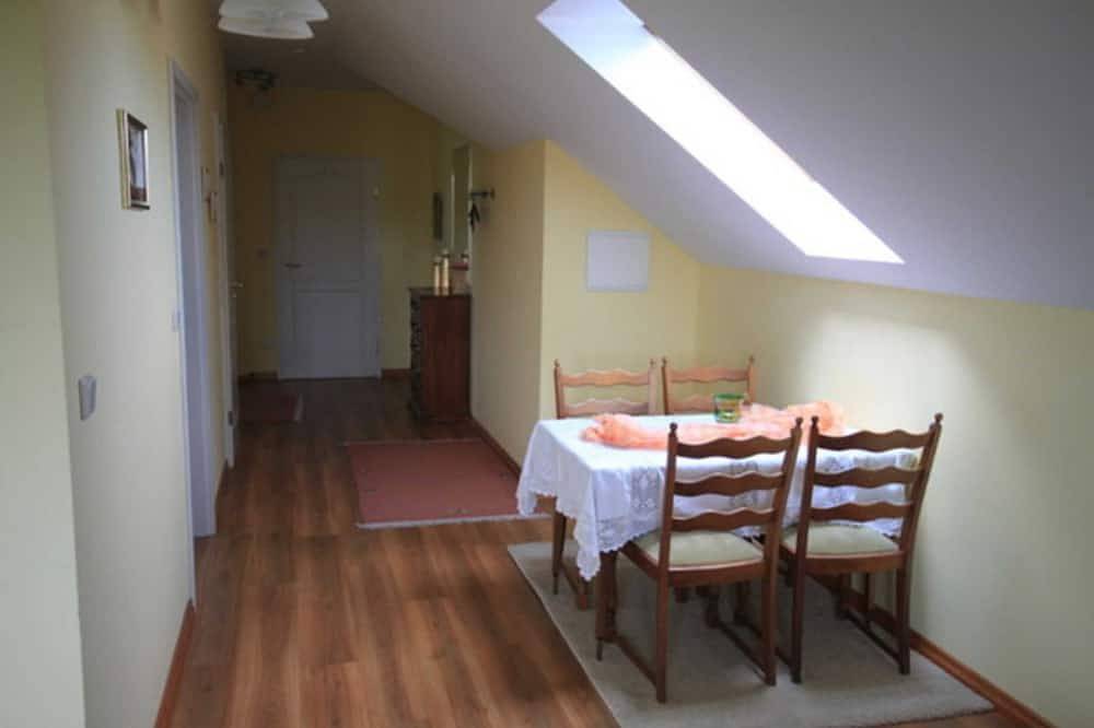 Entire apartment, Large vacation apartment in Strasen - Holiday apartments directly on the Havel waterfront in Strasen, Wesenberg