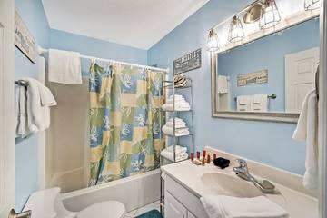 Log Cabin for 12 Guests in Fontana Lake, Graham County, Picture 1