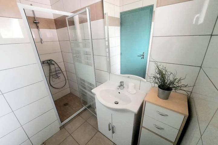 Location de vacances pour 4 personnes, avec Terrasse ainsi que Jardin et Piscine à Balazuc - 4