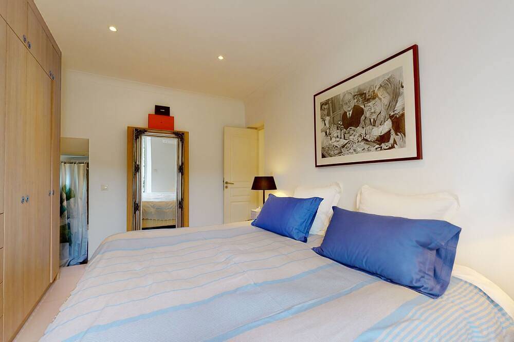 Ganze Wohnung, 700m from Place des Lices. A guaranteed favorite. Garden with Jacuzzi. Parking in Saint-Tropez, Mittelmeerküste (Frankreich)
