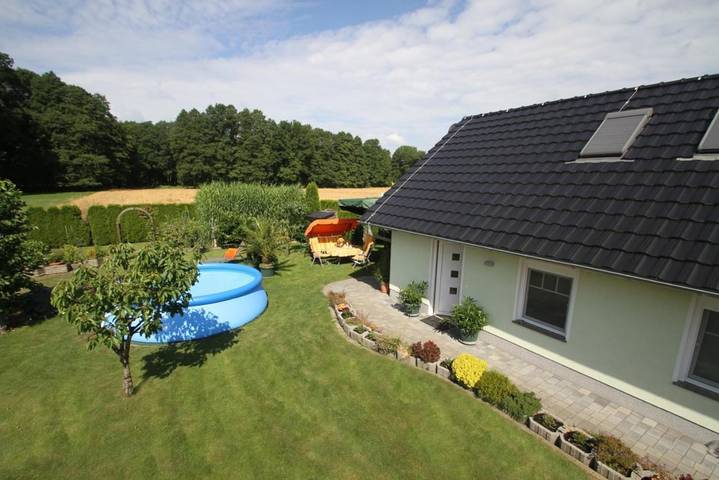 Ferienhaus für 4 Personen, mit Terrasse und Garten sowie Pool in Kolkwitz