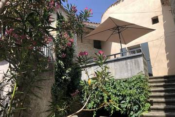 Maison d’hôte pour 6 personnes, avec jardin à Grospierres