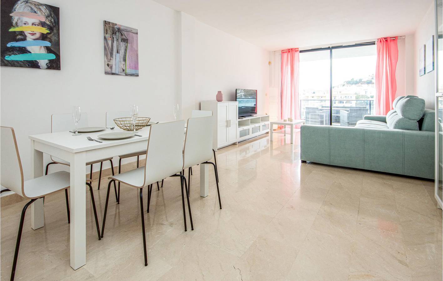 Appartement de vacances entier, 72 sqm Apartment with Parking, AC, Pool, Terrace & Internet near Playa de Calahonda in Riviera del Sol, Mijas