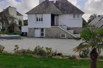 Gîte pour 8 personnes, avec jacuzzi et terrasse à Lanvéoc