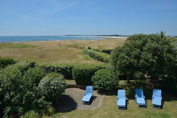 Location de vacances pour 8 personnes, avec jardin et terrasse, animaux acceptés dans Plage de Grève Blanche (Guilvinec)