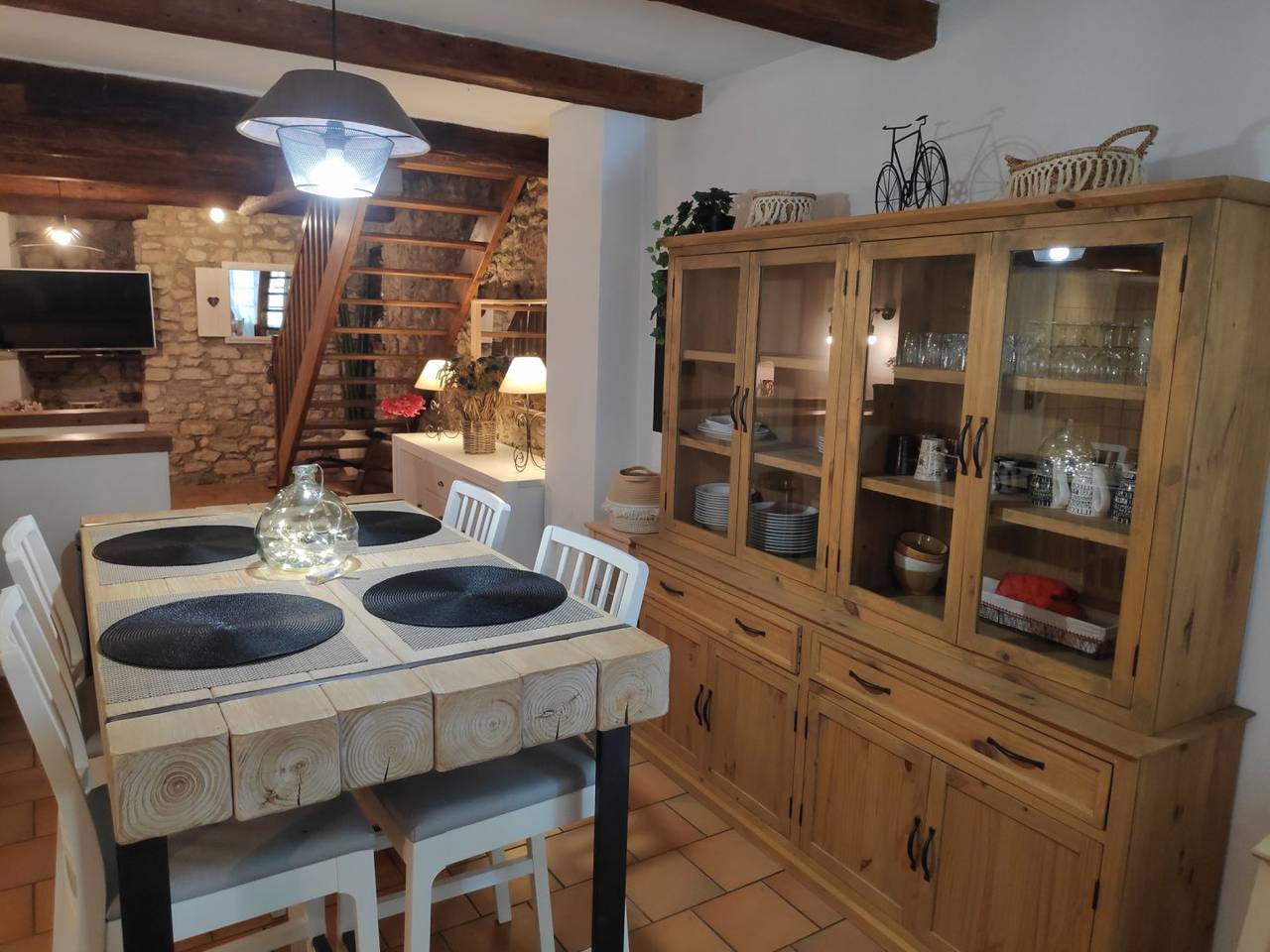 Appartement entier, Le Figoloriot, Gîte de village climatisé in Saint-Paulet-de-Caisson, Région de Nîmes