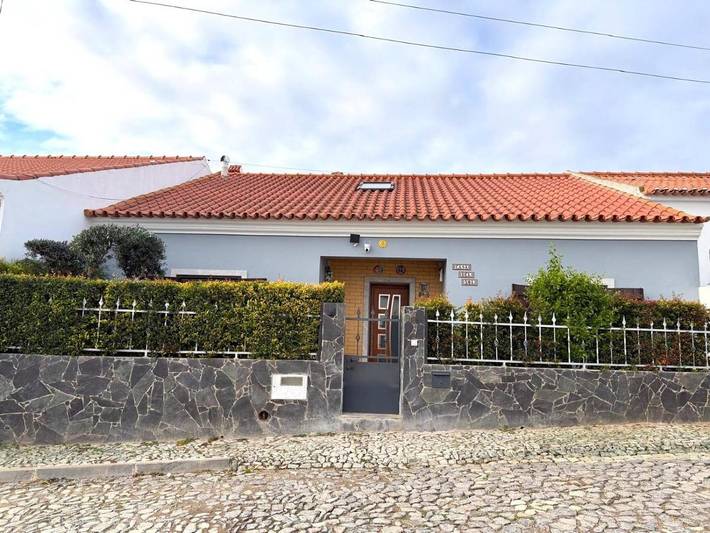 Casa de férias para 6 pessoas, com piscina e jardim e ainda terraço and vista em Moura
