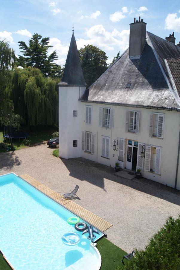 Chambre d’hôte pour 4 personnes, avec jacuzzi ainsi que jardin et piscine