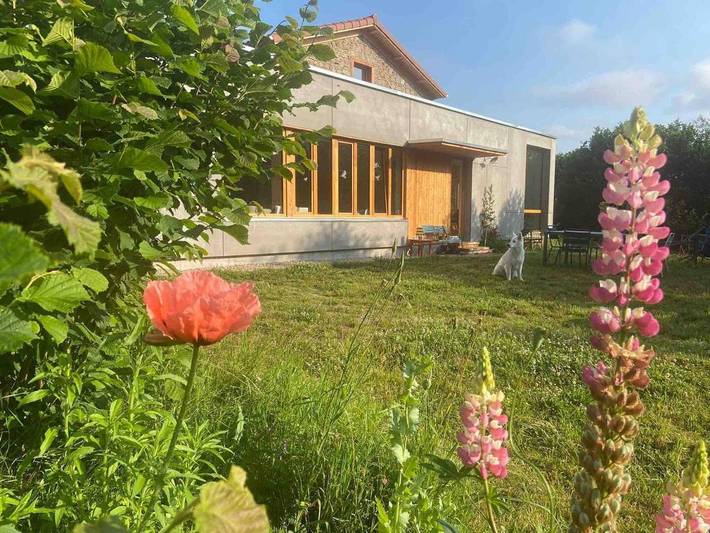 Location de vacances pour 10 personnes, avec jardin à Saint-Bonnet-le-Chastel - 2