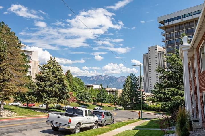 Vacation apartment for 4 people, with yard in Utah