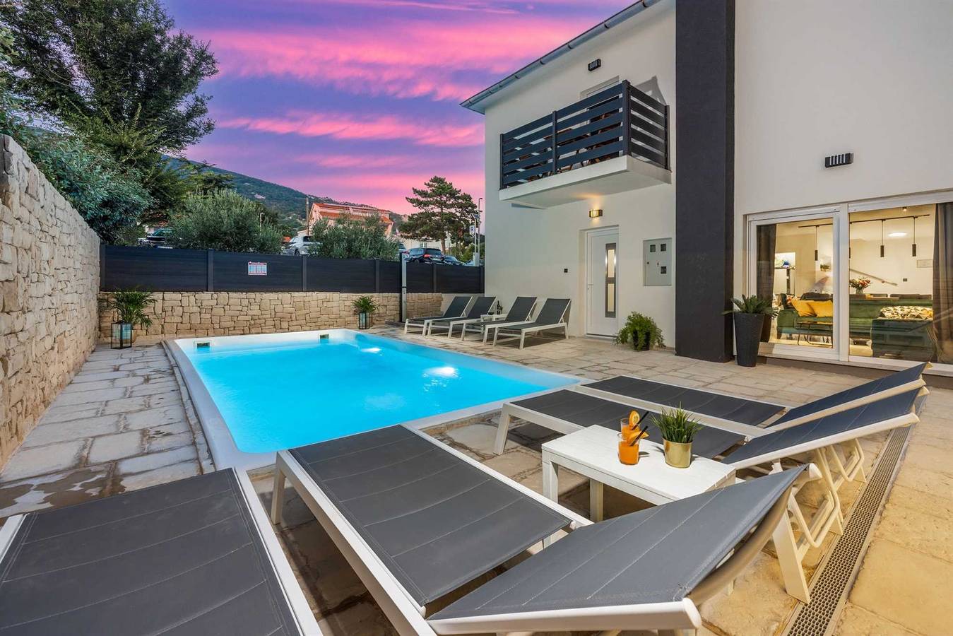 Villa Soleil am Meer mit privatem Pool in Vela plaža, Baska