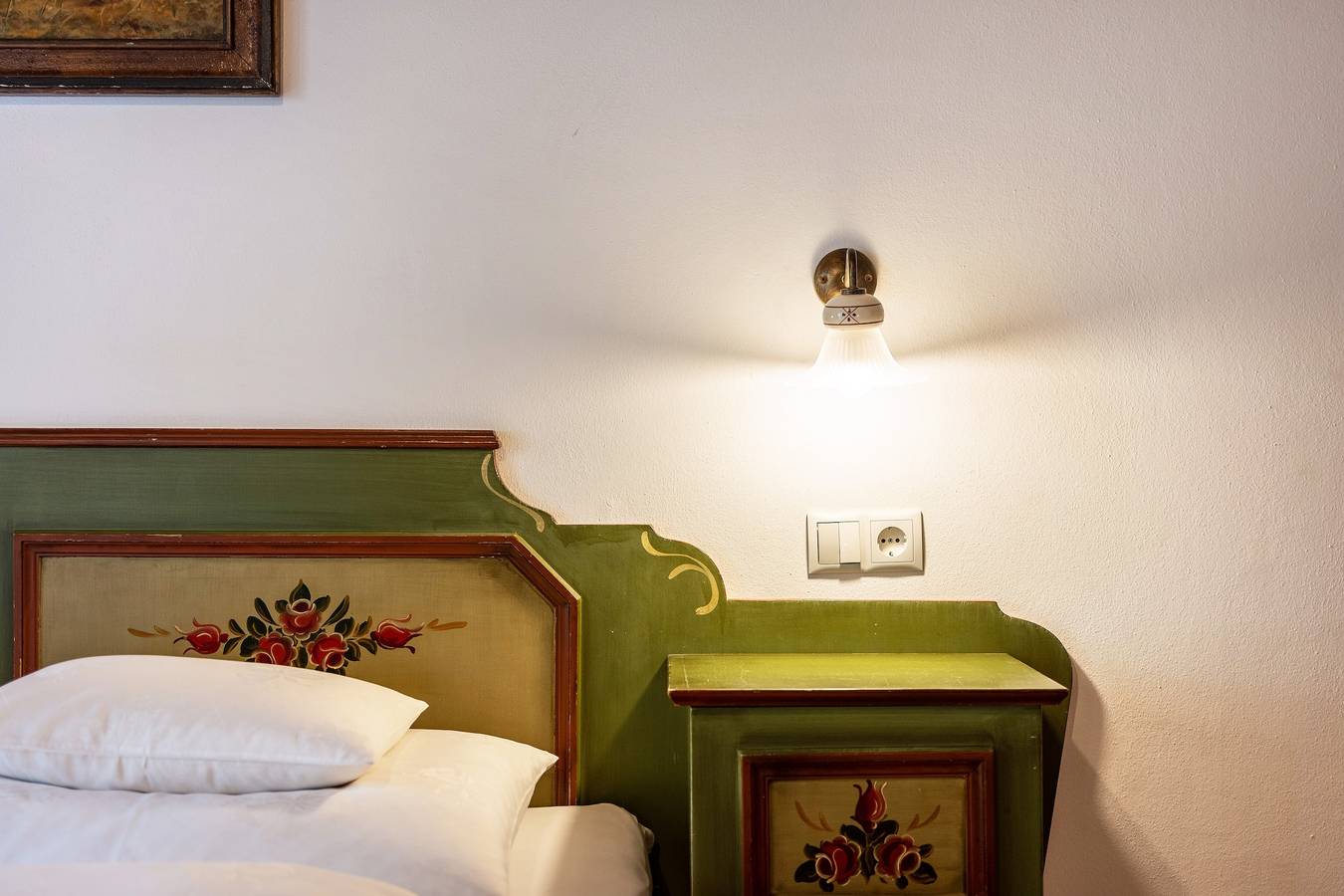 Entire apartment, Apartment 'Biohof Maurer Apt Bergblick' with Mountain View, Shared Garden and Wi-Fi in Tschöfas, Lajen