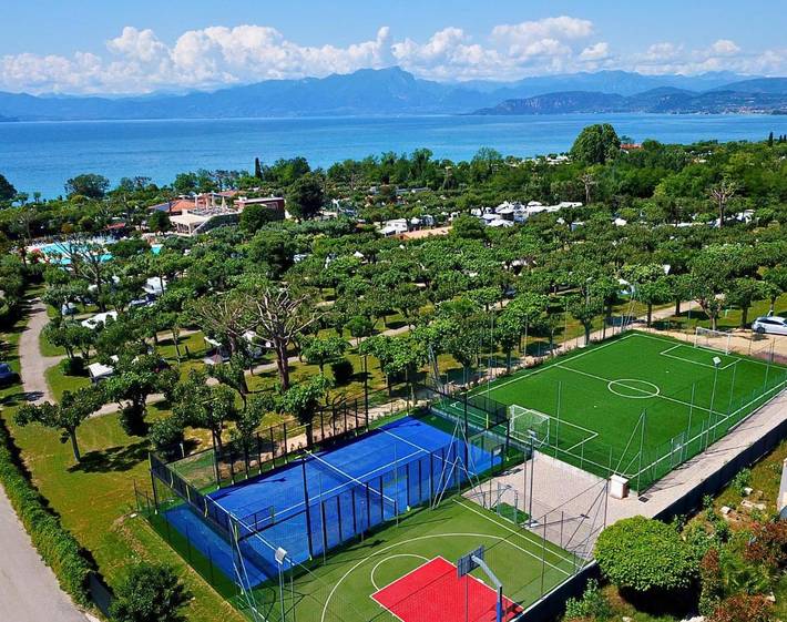 Camping für 4 Personen, mit Kinderpool und Pool sowie Garten in Lazise - 3