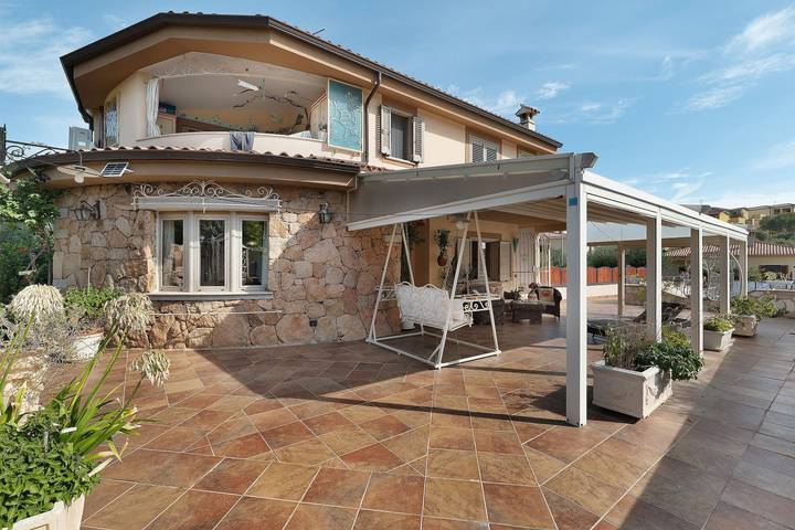 Casa vacanze 'La Dimora Di Ionela' con terrazza privata, Wi-Fi e aria condizionata in Terza Spiaggia, Golfo Aranci