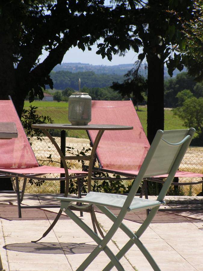 Chambre d’hôte pour 2 personnes, avec piscine et terrasse ainsi que jardin et vue dans le Gers - 3