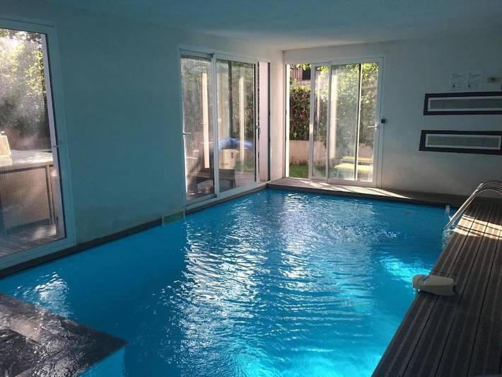 Gîte pour 4 personnes, avec Balcon et Jacuzzi ainsi que Terrasse et Jardin dans Office De Tourisme De Villeneuve Loubet