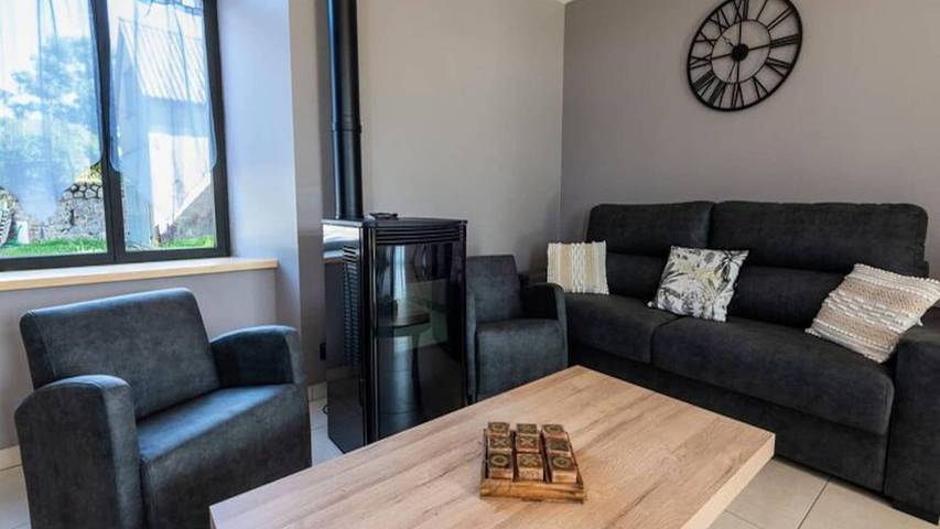 Gîte pour 9 personnes, avec jardin à Brion (Lozère) - 4