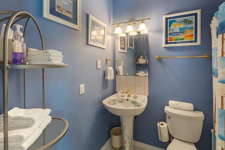 Vacation rental for 8 people, with yard in Miramar Beach