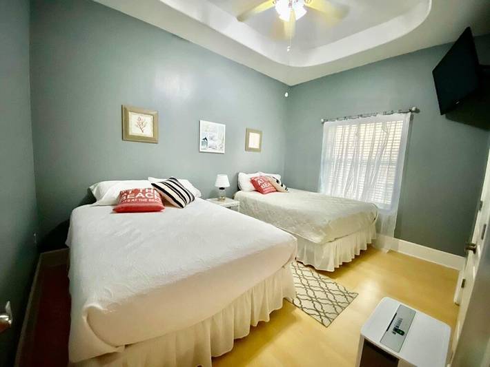 Vacation home for 8 people, with balcony and pool, with pets in South Padre Island