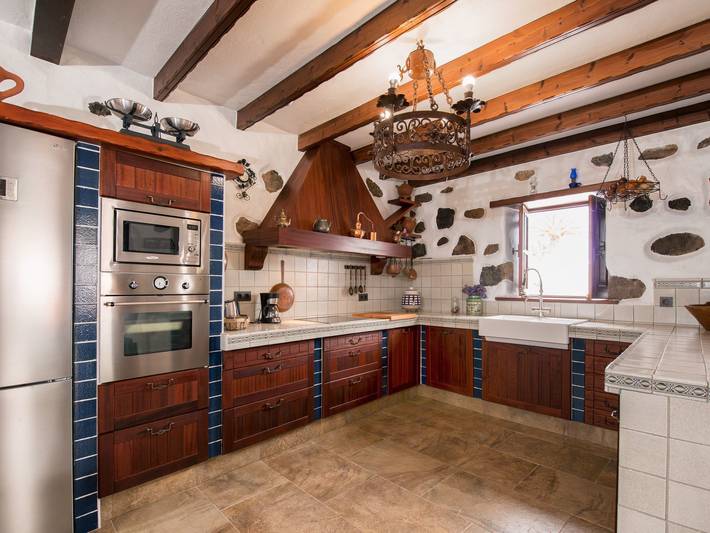 Exklusives Landhaus mit Garten und überdachter Terrasse sowie schöner Aussicht in Mancha Blanca, Tinajo