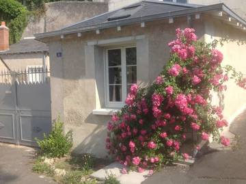 Gîte pour 4 personnes, avec jardin et vue, animaux acceptés à Nazelles-Négron